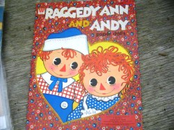 1978 RAGGEDY ANN AND ANDY PAPER DOLLS, CUTE COSTUMES UNCUT BOOK